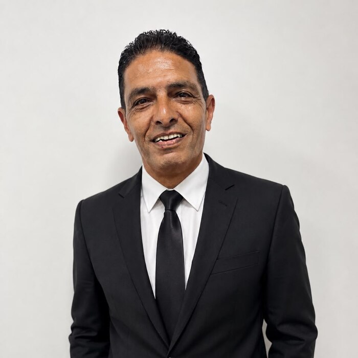 أ. أسامة